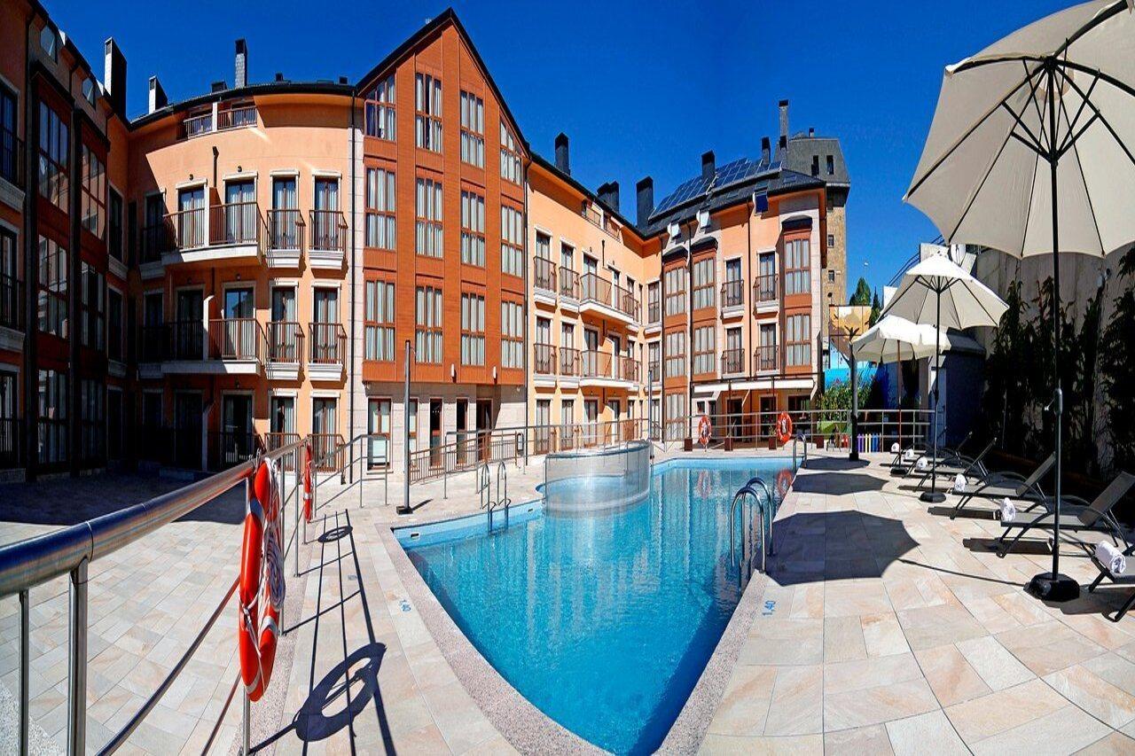 Apartahotel & Spa Jacetania Jaca Buitenkant foto