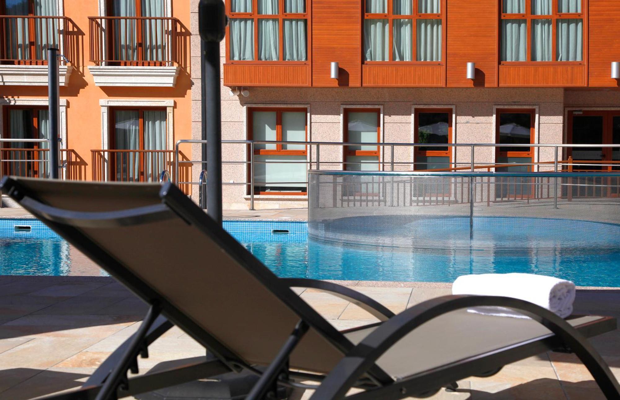 Apartahotel & Spa Jacetania Jaca Buitenkant foto