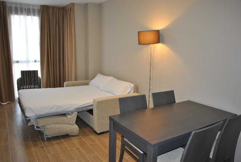Apartahotel & Spa Jacetania Jaca Buitenkant foto