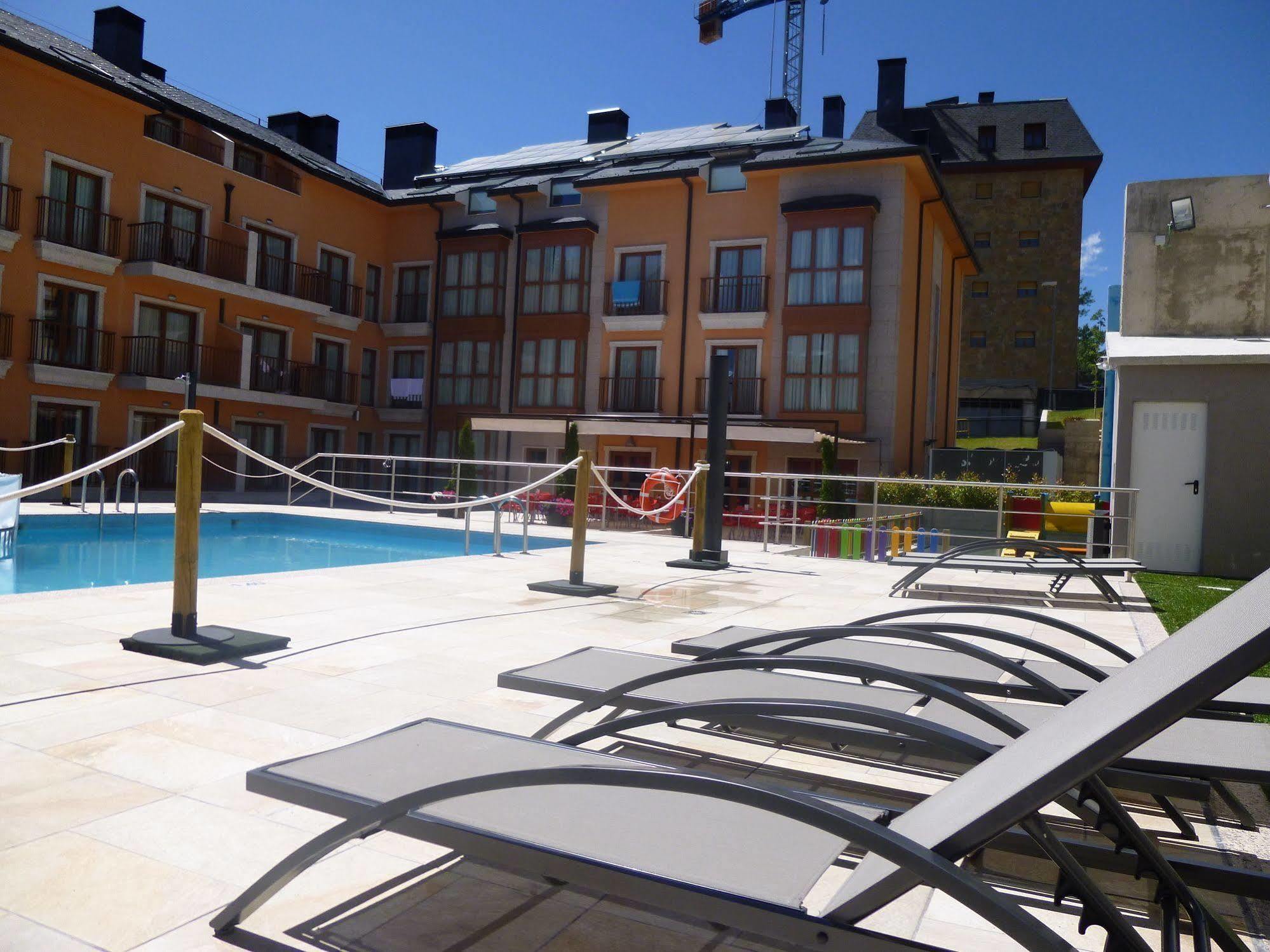 Apartahotel & Spa Jacetania Jaca Buitenkant foto